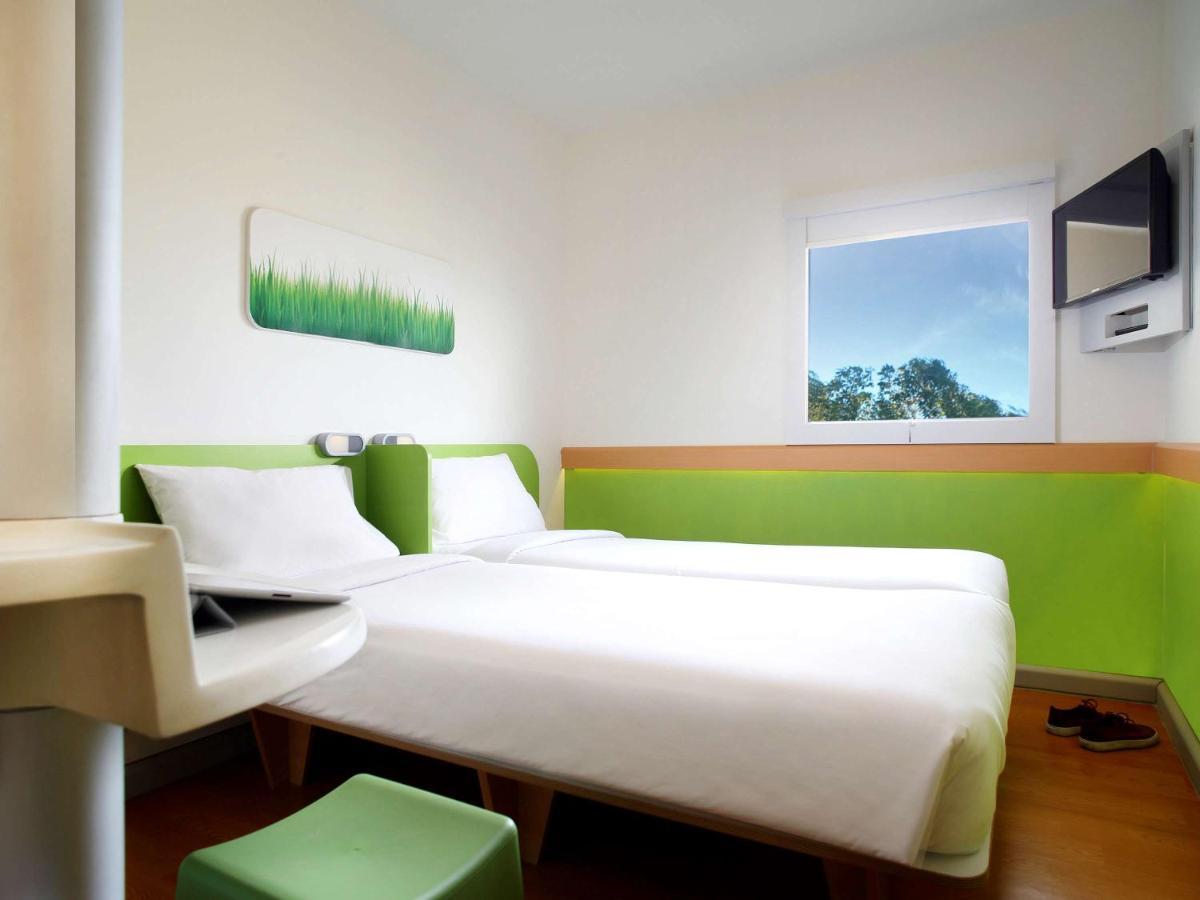 Ibis Budget Surabaya Airport Hotel Sidoarjo Bagian luar foto