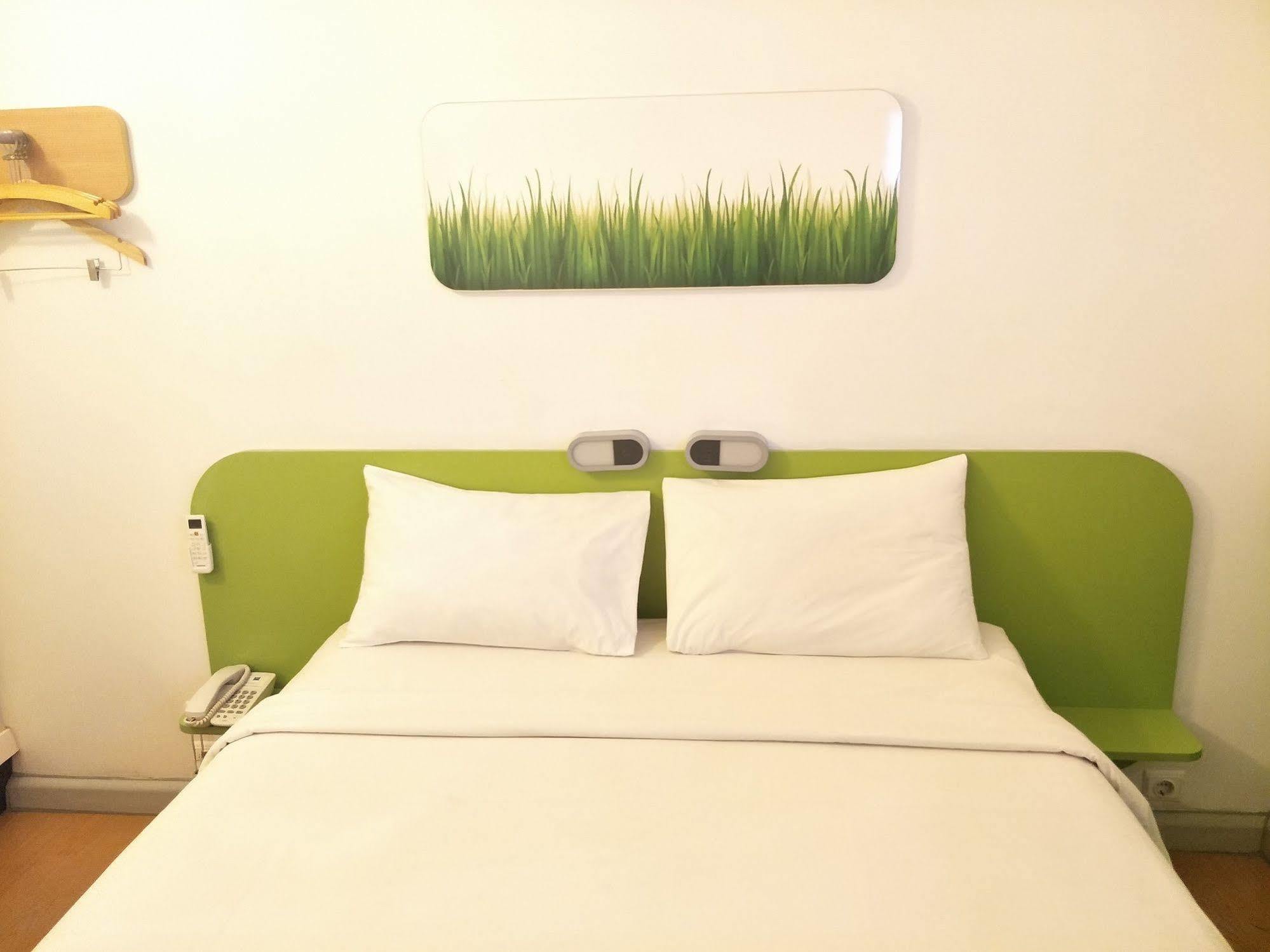 Ibis Budget Surabaya Airport Hotel Sidoarjo Bagian luar foto